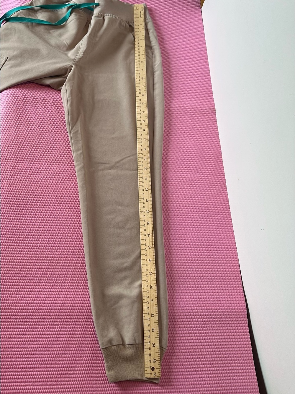 Figs Beige jogger size xs - Picture 8 of 10